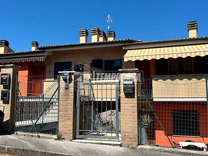 Appartamento trilocale in vendita in Via San Giovanni, Polverigi