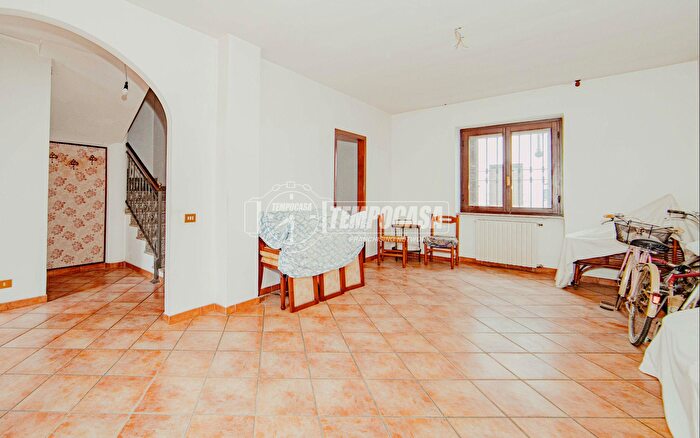 Appartamento trilocale in vendita in Via Monsignor Passerini, Dorno