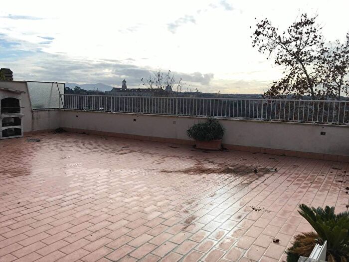 Casa trilocale in affitto in Lungotevere di Pietra Papa, Marconi, Roma