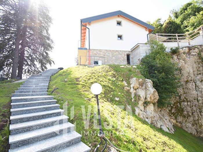 Appartamento bilocale in affitto in Via Belvedere, Centro, Montevecchia