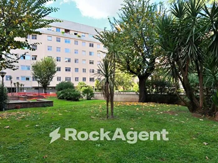 Appartamento con 5 locali in vendita in Largo Valerio Bacigalupo, Roma