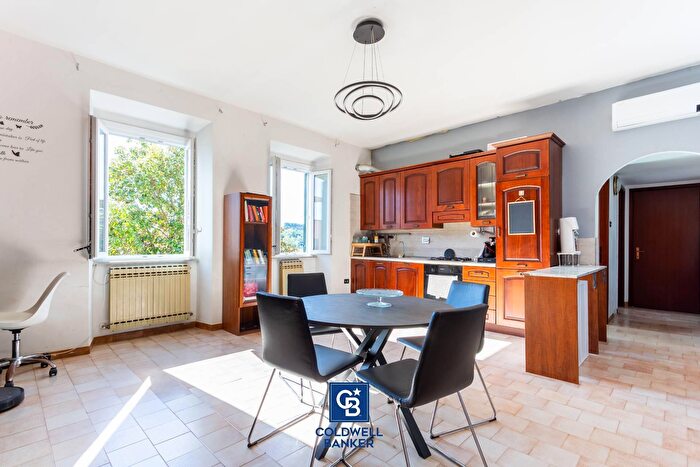 Appartamento trilocale in vendita in Via del Labaro, Roma