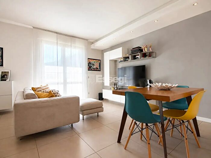 Appartamento con 5 locali in vendita in Via Carlo Massei, Lucca
