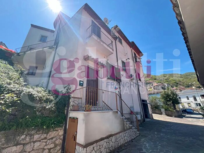 Casa bilocale in affitto in Via Insorti dUngheria, Sesto Campano