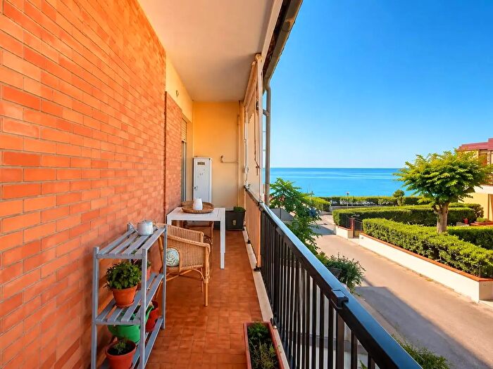 Appartamento con 5 locali in vendita in Castiglione Della Pescaia