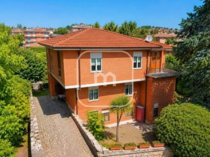 Appartamento trilocale in vendita in Via del Bosco, Monte Porzio Catone
