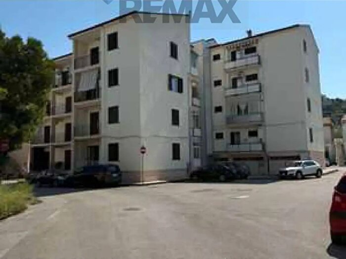 Appartamento quadrilocale in vendita in Piazza d Snc, SantAgata Di Militello