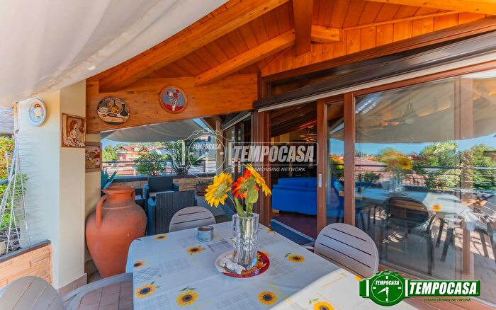 Appartamento trilocale in vendita in Via Sondrio, Inveruno