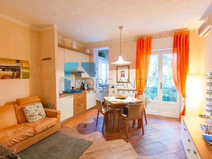 Appartamento trilocale in vendita in Pietrasanta