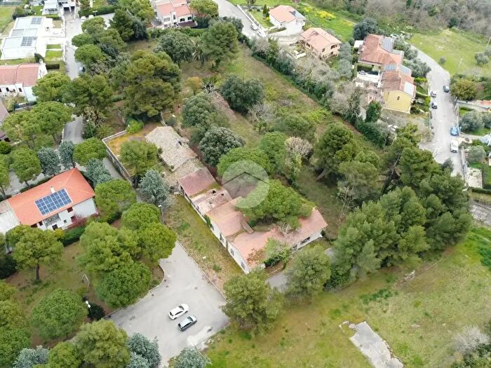 Casa quadrilocale in vendita in Contrada Acquabona, Potenza Picena