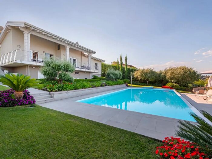 Casa quadrilocale in vendita in Via Sant'Anna, Lonato