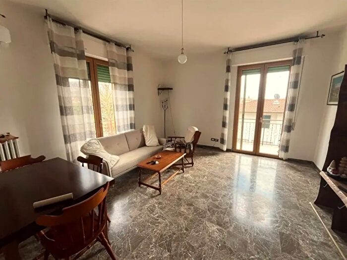 Appartamento con 6 locali in vendita in Arezzo