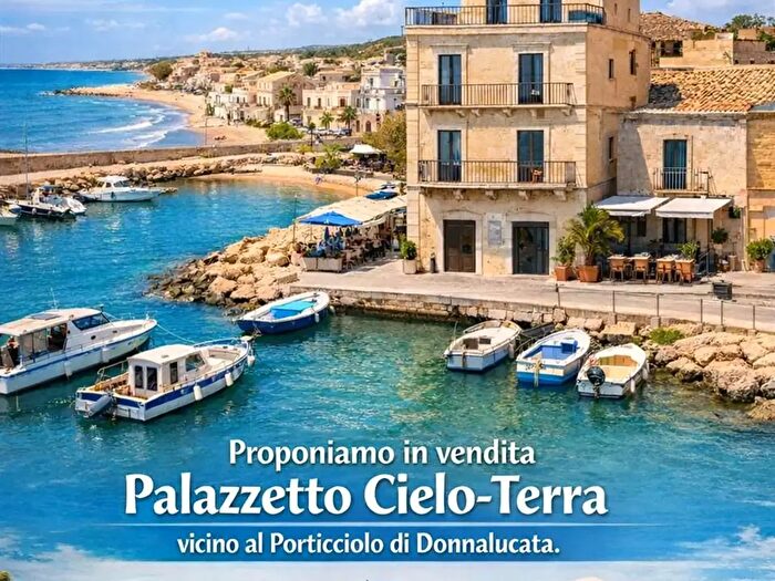 Casa con 15 locali in vendita in Scicli
