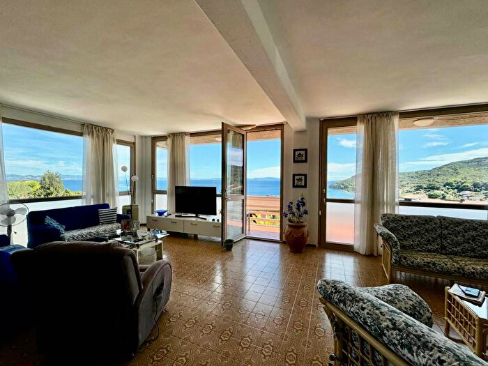 Casa con 8 locali in vendita in Rio