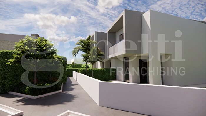 Casa quadrilocale in vendita in Via Kennedy Snc, Marino