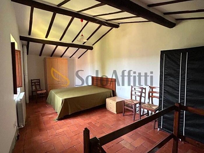 Appartamento trilocale in affitto in Montebenichi, Bucine