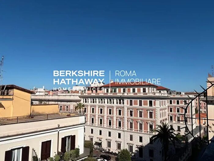 Appartamento trilocale in affitto in Via Lucullo, Roma