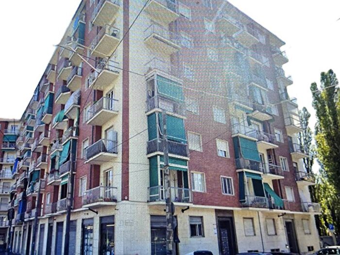 Appartamento trilocale in affitto in Via Sandro Botticelli, Regio Parco, Torino