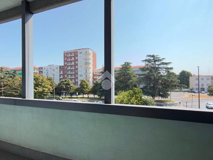 Appartamento bilocale in affitto in Viale della Libertà, Stazione Ticinello, Pavia