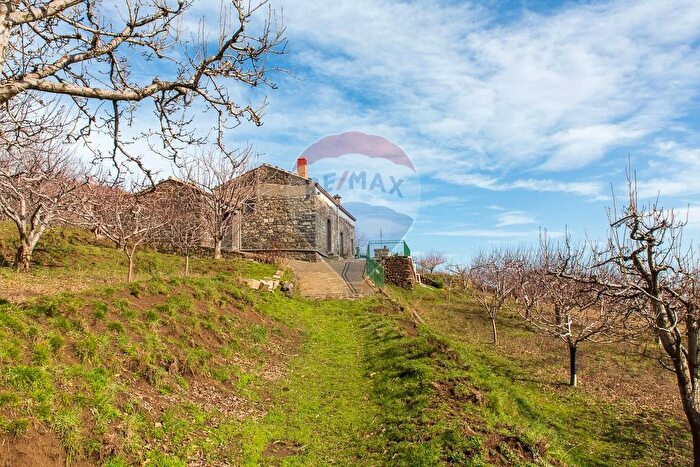Casa bilocale in vendita in Contrada Parmentelli Strada Milia Snc, Ragalna