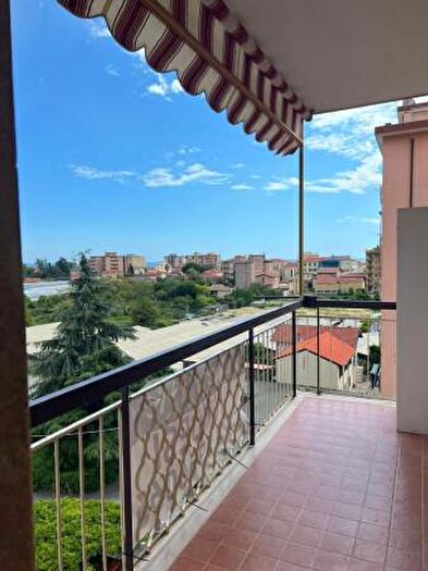 Appartamento trilocale in vendita in Via Don Giovanni Bosco, Vallecrosia