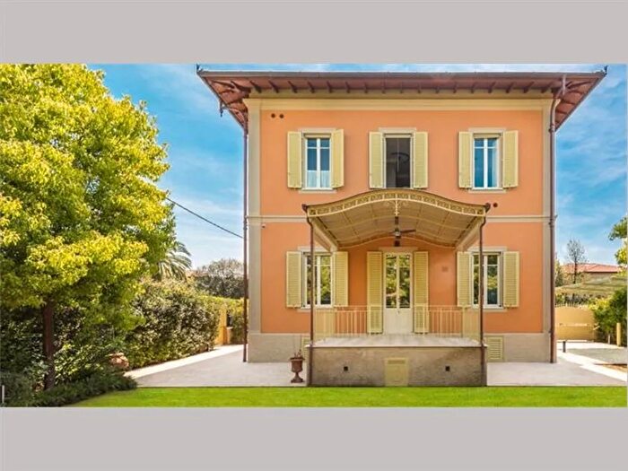 Casa in vendita in Forte Dei Marmi