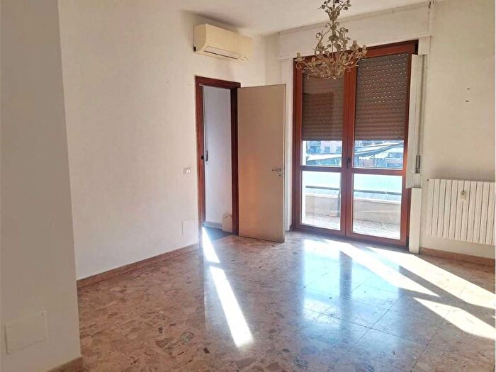 Appartamento bilocale in affitto in via Cola Montano, Zara, Milano