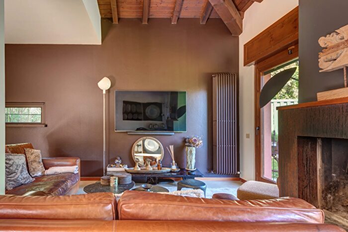 Casa con 10 locali in vendita in Via Caio Plinio Secondo, Tavernerio