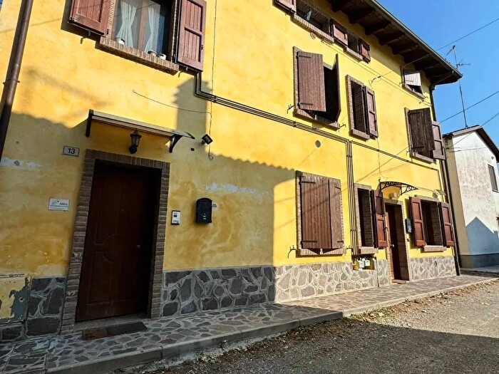 Appartamento con 6 locali in vendita in Via Case Nuove, Castelfranco Emilia