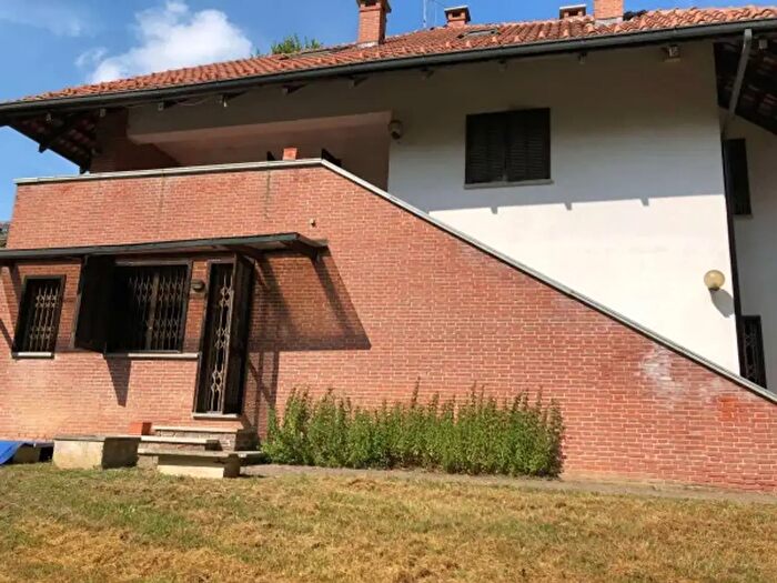 Casa con 6 locali in vendita in Strada Palazzo Borello, Montafia