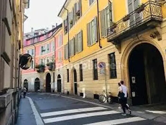 Appartamento bilocale in affitto in Via Cappuccio, Milano