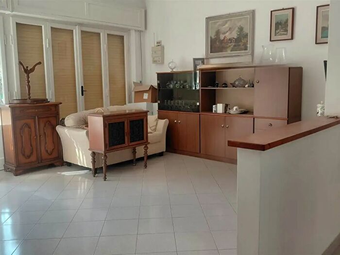 Appartamento con 6 locali in vendita in Livorno