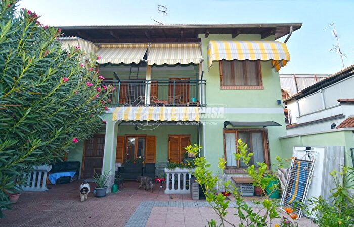 Case in Vendita e in Affitto - 2