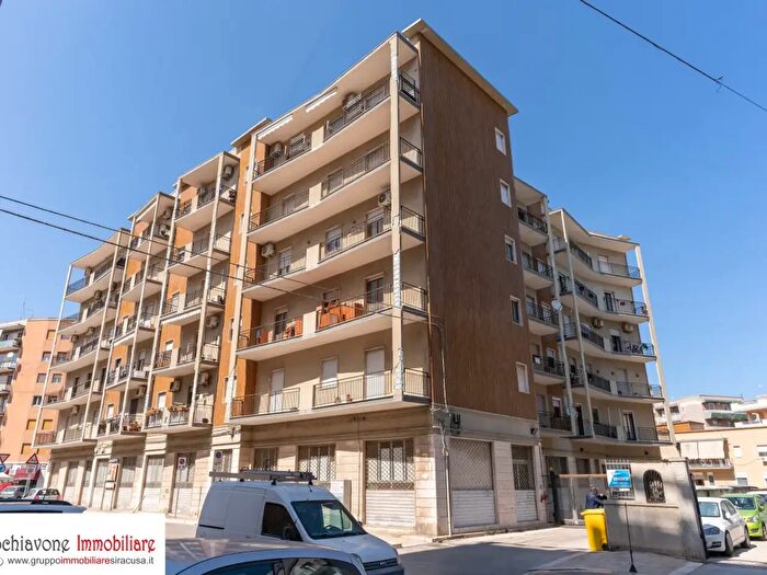 Appartamento con 6 locali in vendita in Siracusa