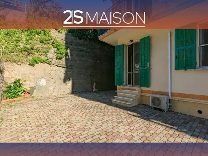 Appartamento con 6 locali in vendita in Via Colletti di Voltri, Genova