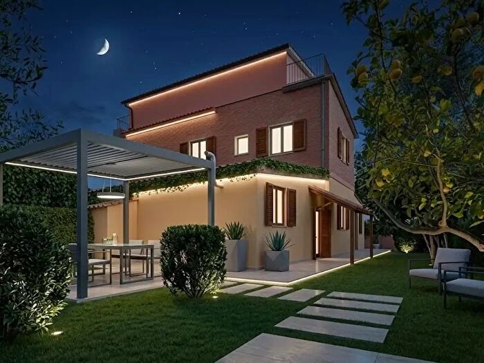 Casa con 6 locali in vendita in Via Minerbio, Roma