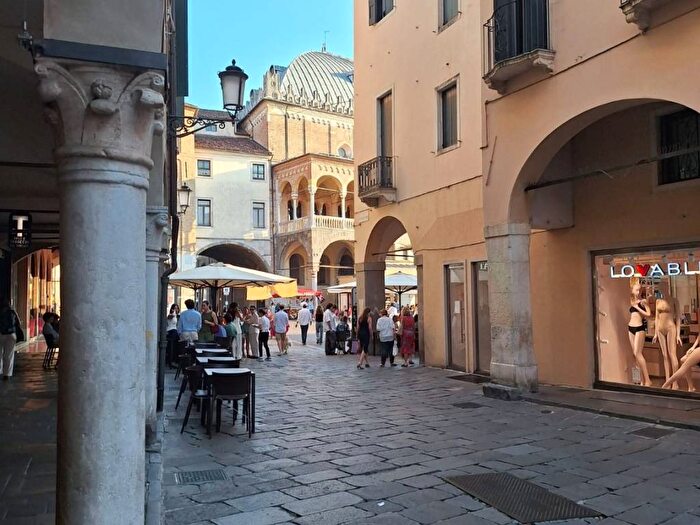 Appartamento monolocale in affitto in Piazza dei Frutti, Piazze Duomo, Padova