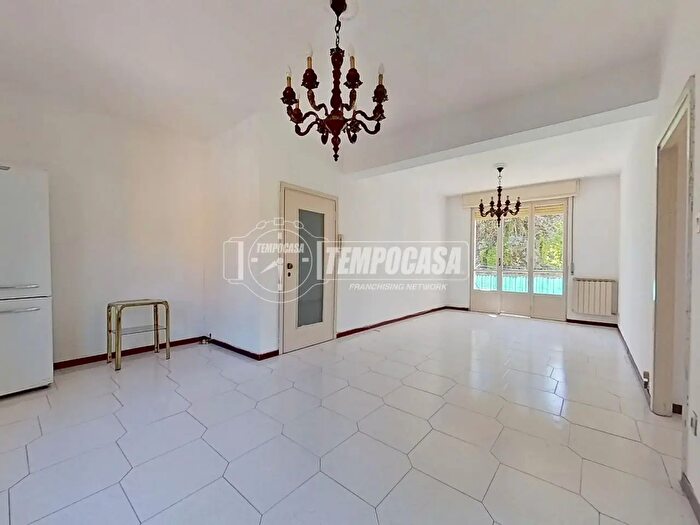 Appartamento trilocale in vendita in Via Brennero, Legnano