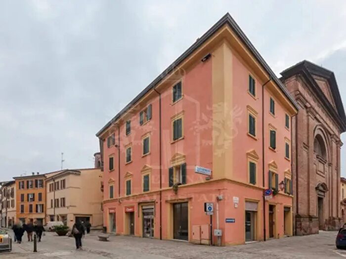 Appartamento con 5 locali in vendita in Imola