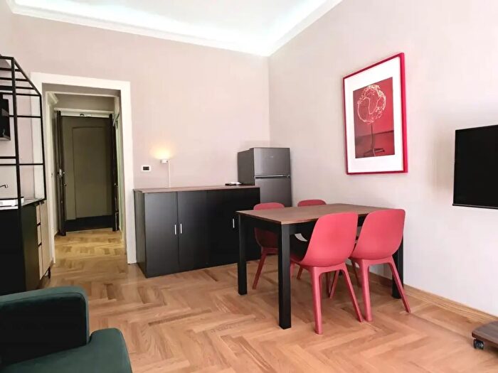 Appartamento bilocale in affitto in Via Antonio Canova, Torino