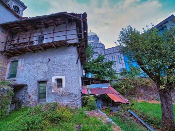 Casa con 5 locali in vendita in Re