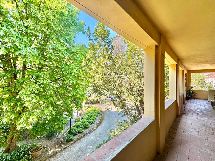 Appartamento con 5 locali in vendita in Via Romana, Firenze