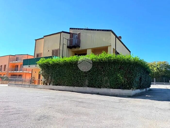 Appartamento bilocale in vendita in Via Roma, Scoppito