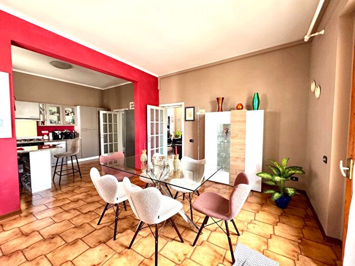 Appartamento con 5 locali in vendita in Empoli