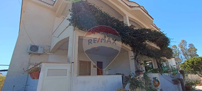 Casa quadrilocale in vendita in Via Isola di Corfù Snc, Cagnano Varano