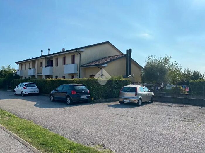 Appartamento trilocale in vendita in Via Pagnana, Castelfranco Veneto
