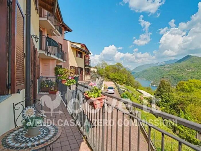 Appartamento bilocale in vendita in Via Zotte San Salvatore, Cuasso Al Monte