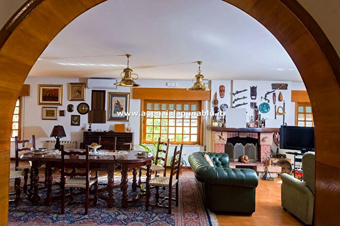 Casa con 10 locali in vendita in Via Castelvetrano, Mazara Del Vallo