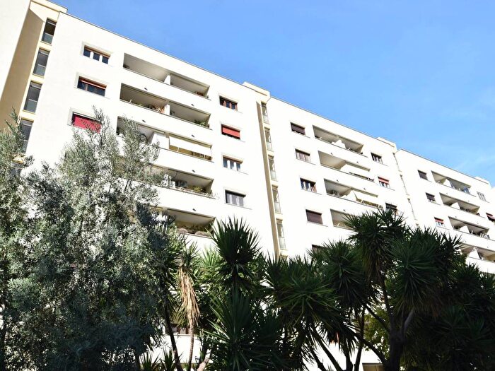Appartamento trilocale in vendita in Via Ferdinando Maria Poggioli, Vigne Nuove Casale Nei, Roma