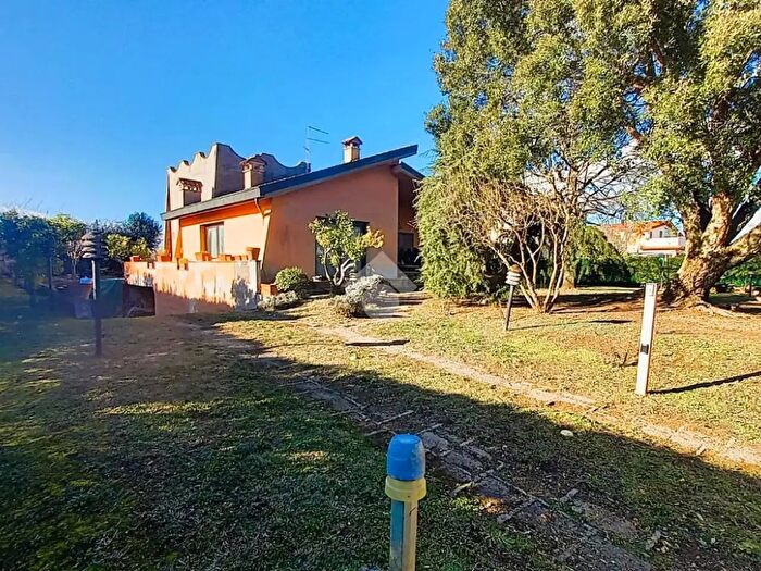 Casa con 5 locali in vendita in Via Cattolica, Ardea